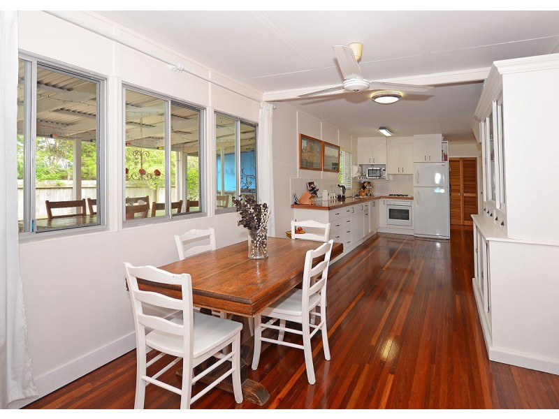 9 Keys Avenue, Torquay QLD 4655