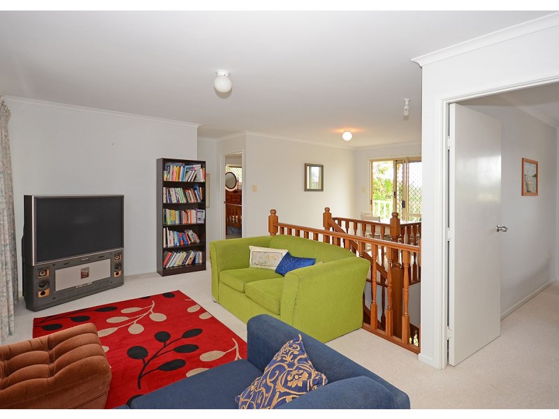 9 Keys Avenue, Torquay QLD 4655