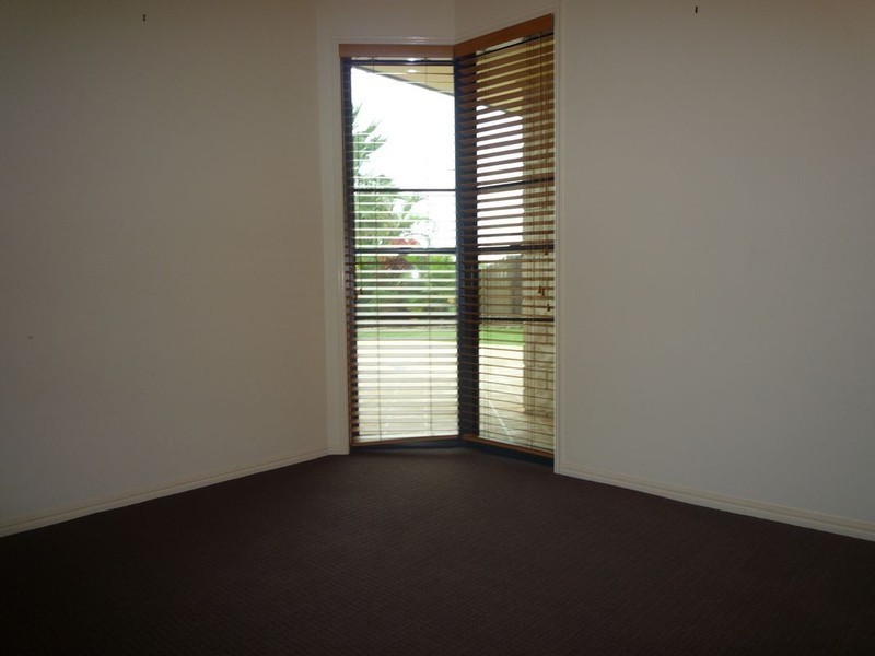 6 Surrey Court, Kawungan QLD 4655