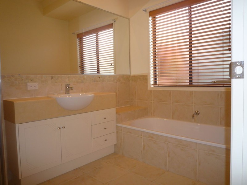 6 Surrey Court, Kawungan QLD 4655