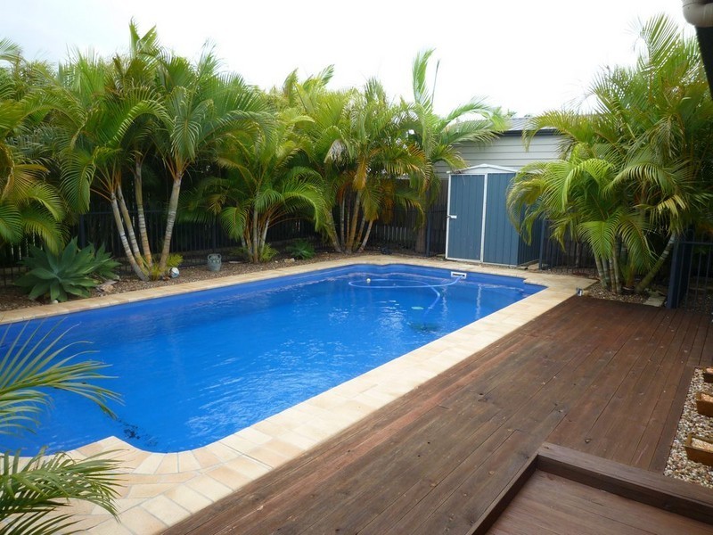 6 Surrey Court, Kawungan QLD 4655