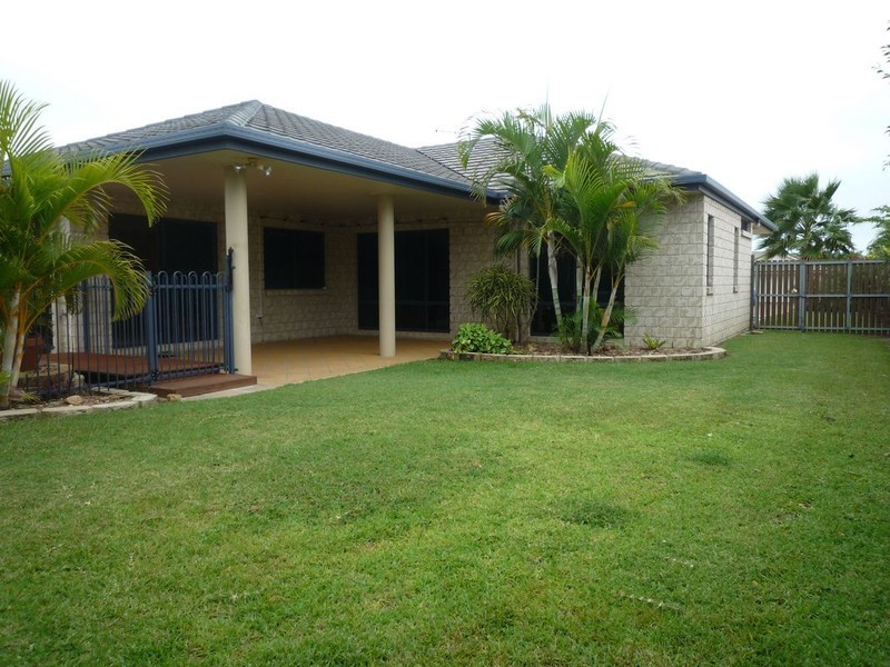 6 Surrey Court, Kawungan QLD 4655