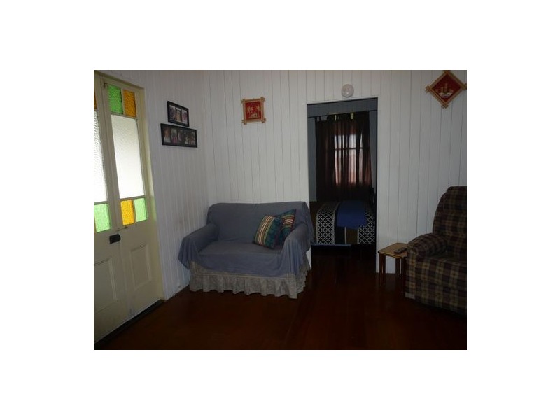 37 King Street, Urangan QLD 4655