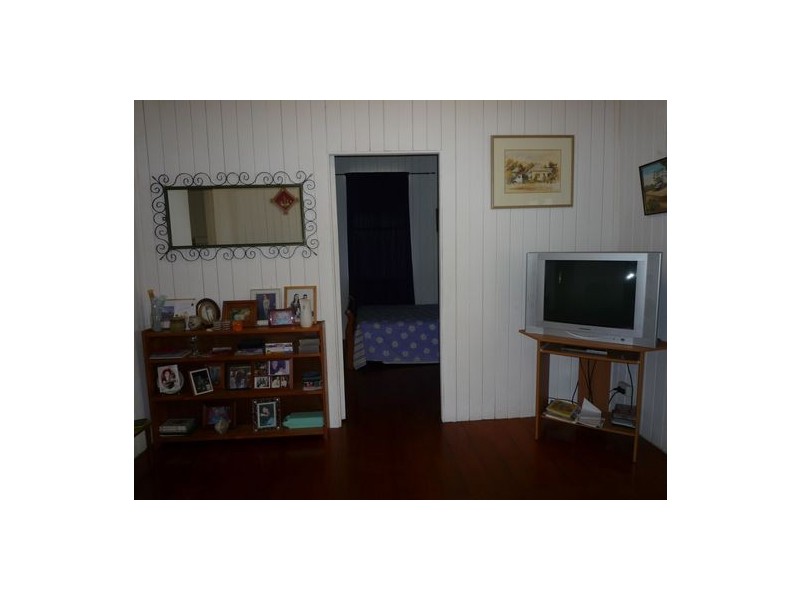 37 King Street, Urangan QLD 4655