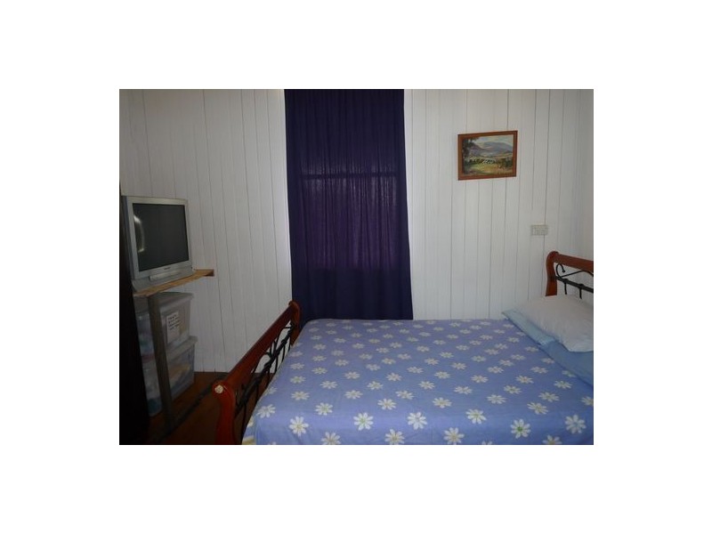 37 King Street, Urangan QLD 4655