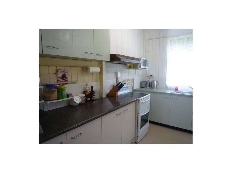 37 King Street, Urangan QLD 4655