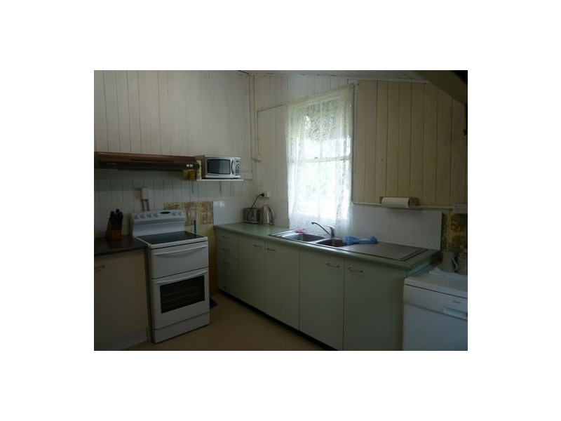 37 King Street, Urangan QLD 4655