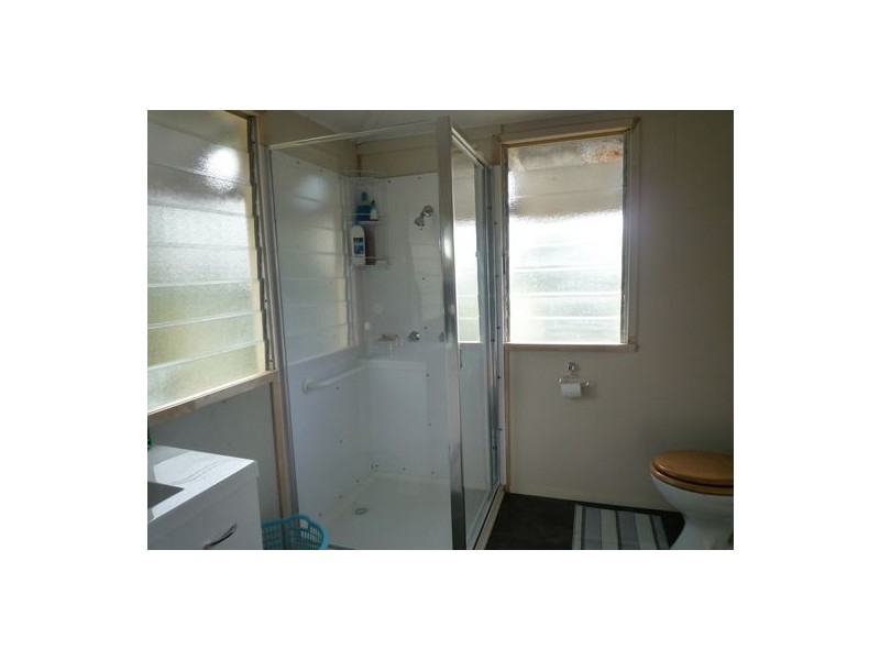 37 King Street, Urangan QLD 4655