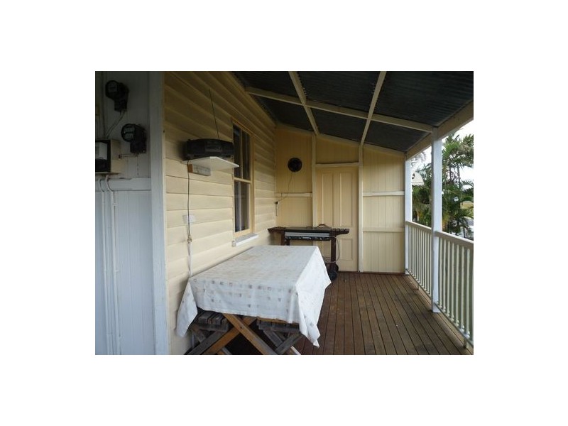 37 King Street, Urangan QLD 4655