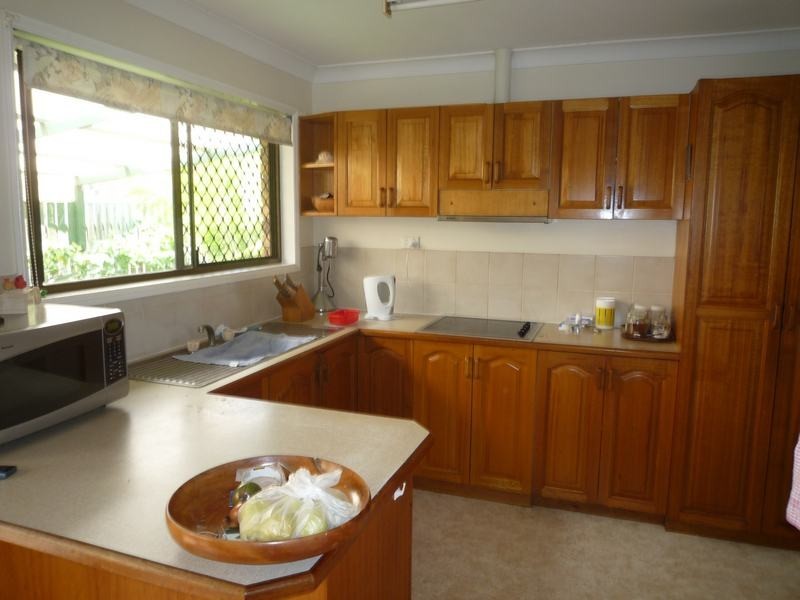 19 Arthur Street, Urangan QLD 4655