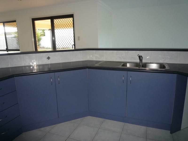 8 Arwon Close, Point Vernon QLD 4655
