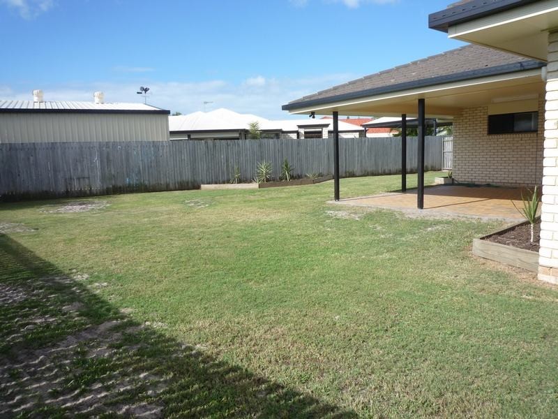 8 Arwon Close, Point Vernon QLD 4655