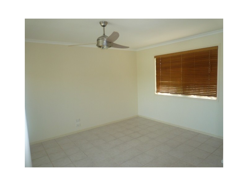 6 Lester Crescent, Torquay QLD 4655