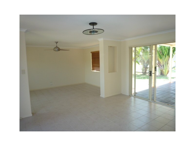 6 Lester Crescent, Torquay QLD 4655