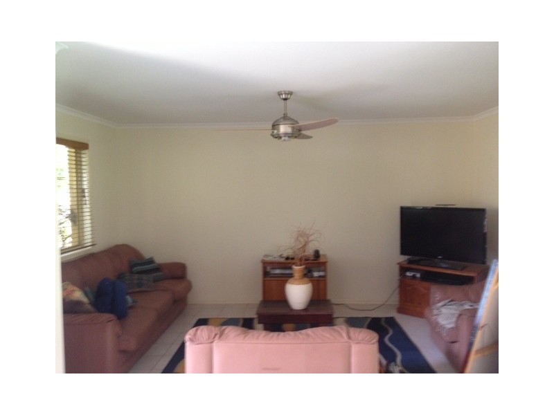 6 Lester Crescent, Torquay QLD 4655