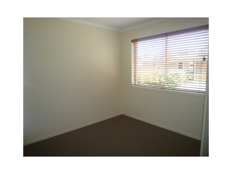 6 Lester Crescent, Torquay QLD 4655