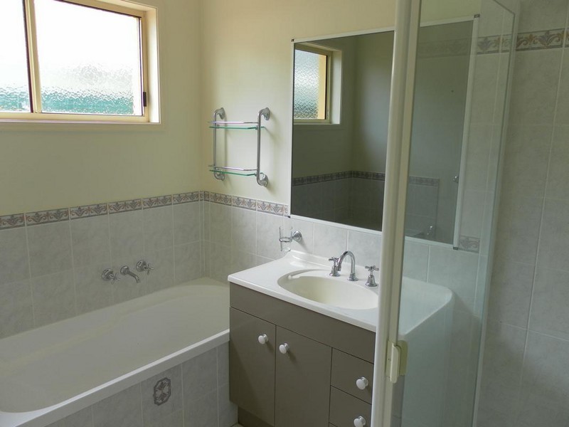 6 Lester Crescent, Torquay QLD 4655