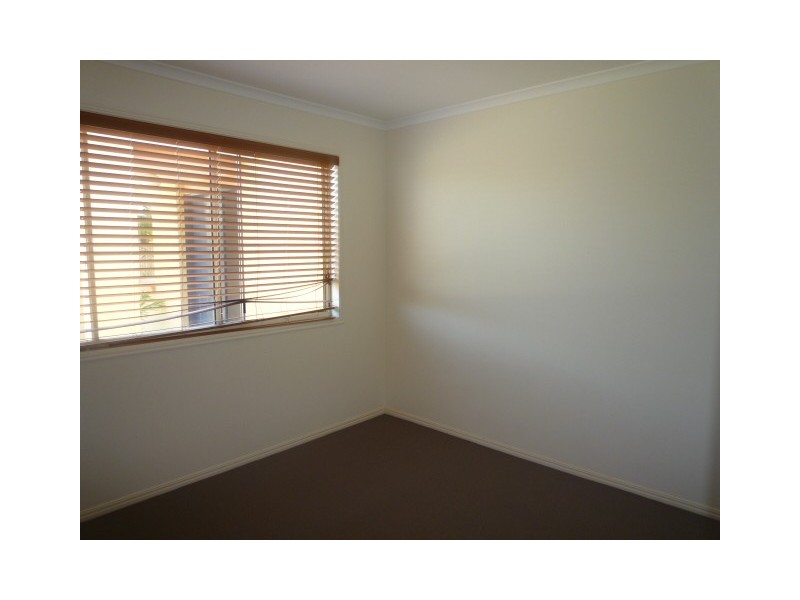 6 Lester Crescent, Torquay QLD 4655