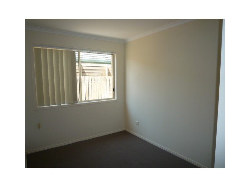 6 Lester Crescent, Torquay QLD 4655