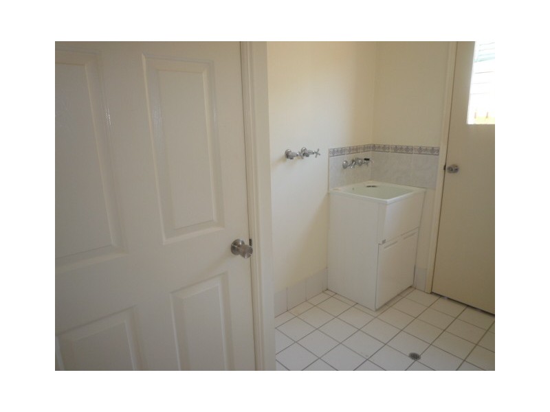 6 Lester Crescent, Torquay QLD 4655