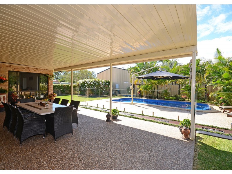 2 Collare Court, Urangan QLD 4655