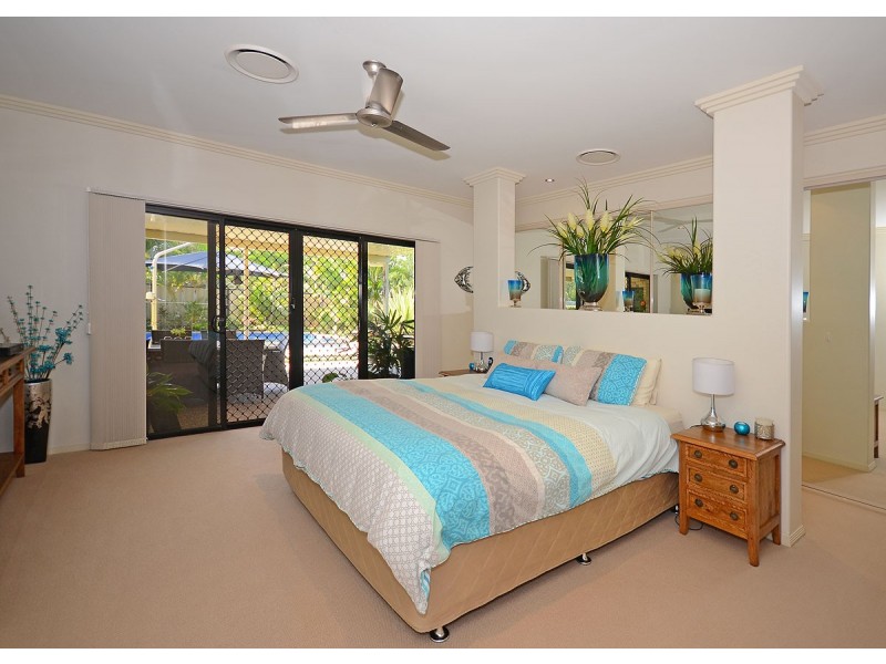 2 Collare Court, Urangan QLD 4655
