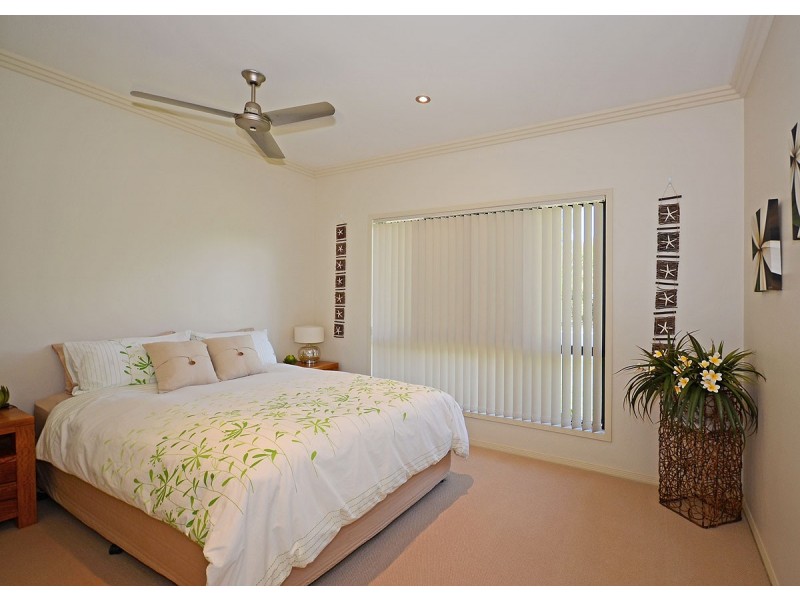 2 Collare Court, Urangan QLD 4655