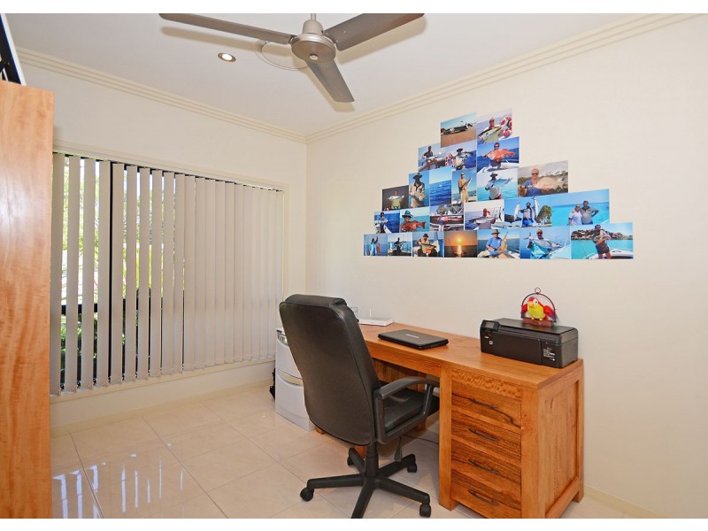 2 Collare Court, Urangan QLD 4655