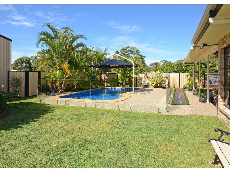 2 Collare Court, Urangan QLD 4655