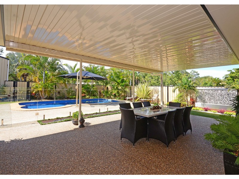 2 Collare Court, Urangan QLD 4655