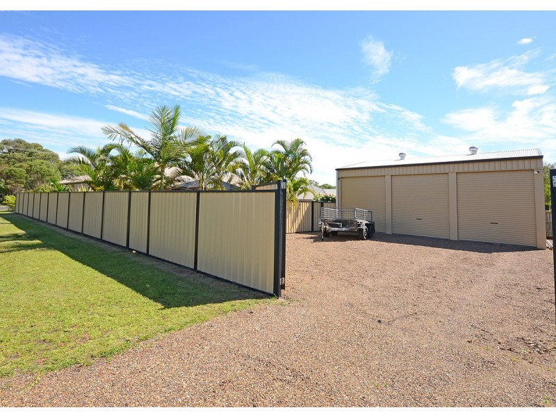 2 Collare Court, Urangan QLD 4655