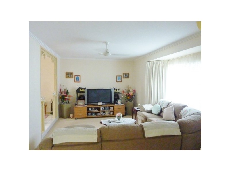 11 Thornbill Drive, Eli Waters QLD 4655