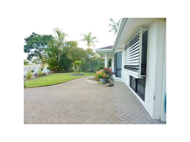 11 Thornbill Drive, Eli Waters QLD 4655