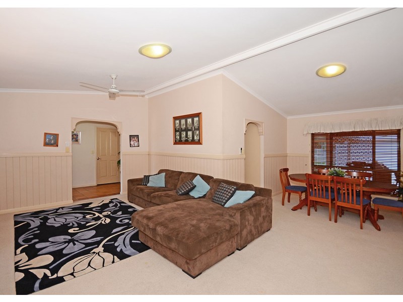 19 Vicki Parade, Torquay QLD 4655