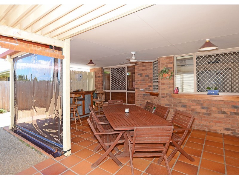 19 Vicki Parade, Torquay QLD 4655