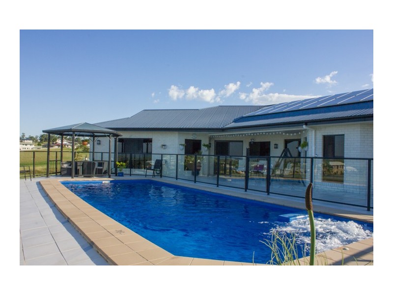 17 Windjammer Court, River Heads QLD 4655