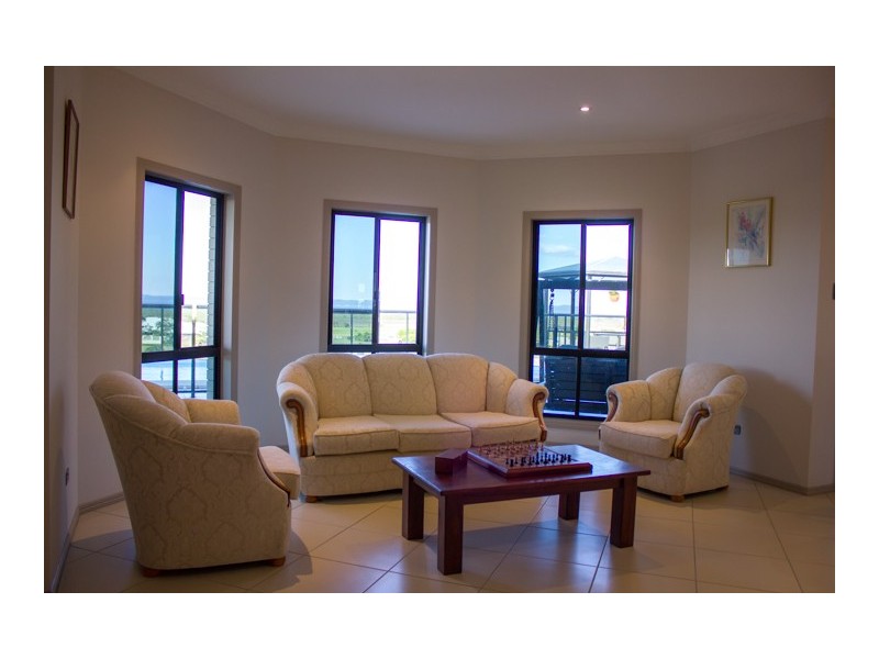 17 Windjammer Court, River Heads QLD 4655