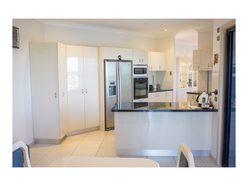 17 Windjammer Court, River Heads QLD 4655