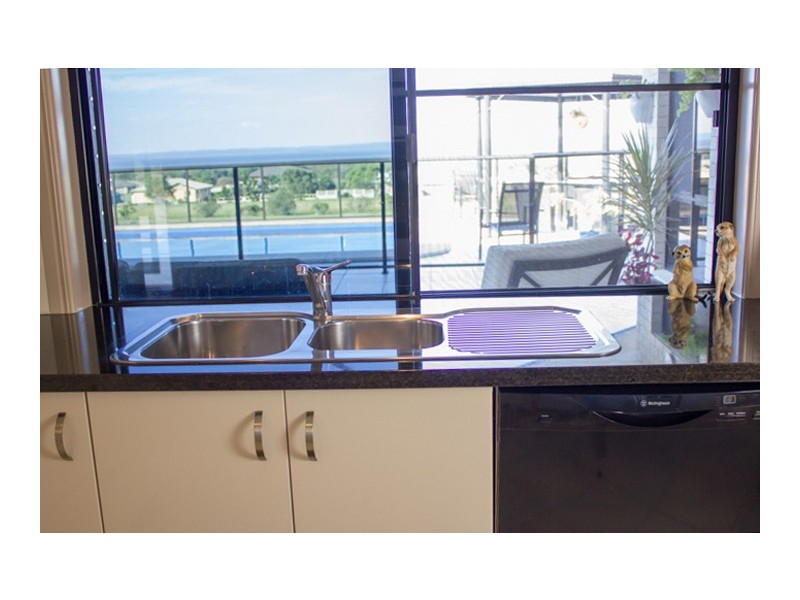 17 Windjammer Court, River Heads QLD 4655