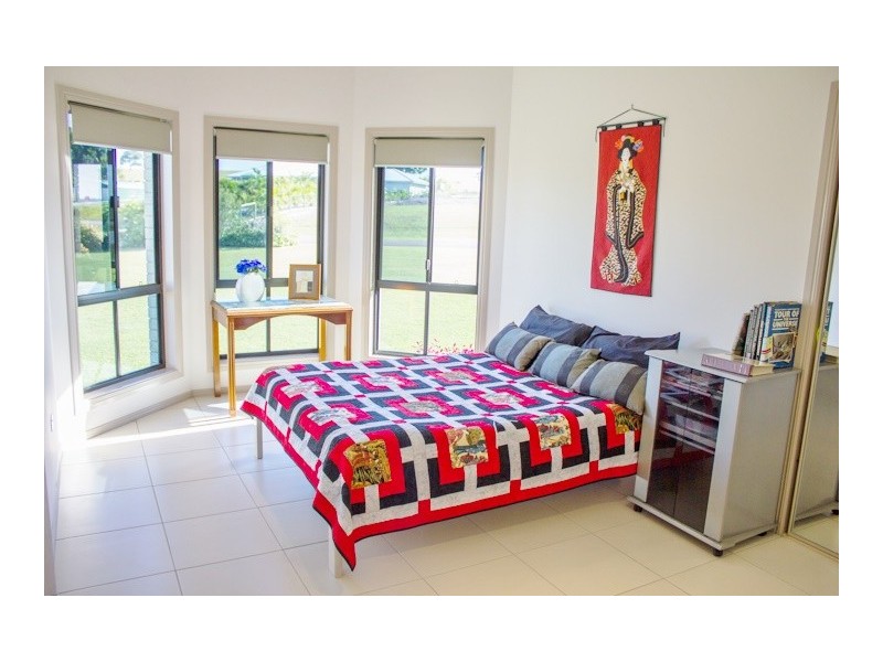 17 Windjammer Court, River Heads QLD 4655