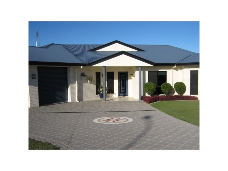 17 Windjammer Court, River Heads QLD 4655