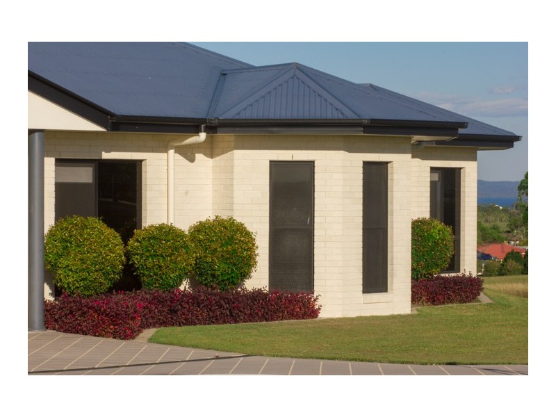 17 Windjammer Court, River Heads QLD 4655