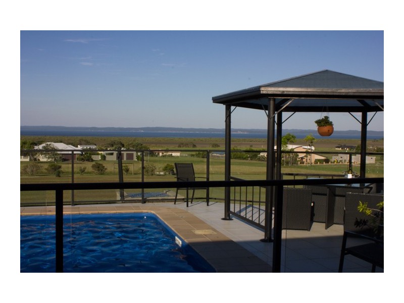 17 Windjammer Court, River Heads QLD 4655