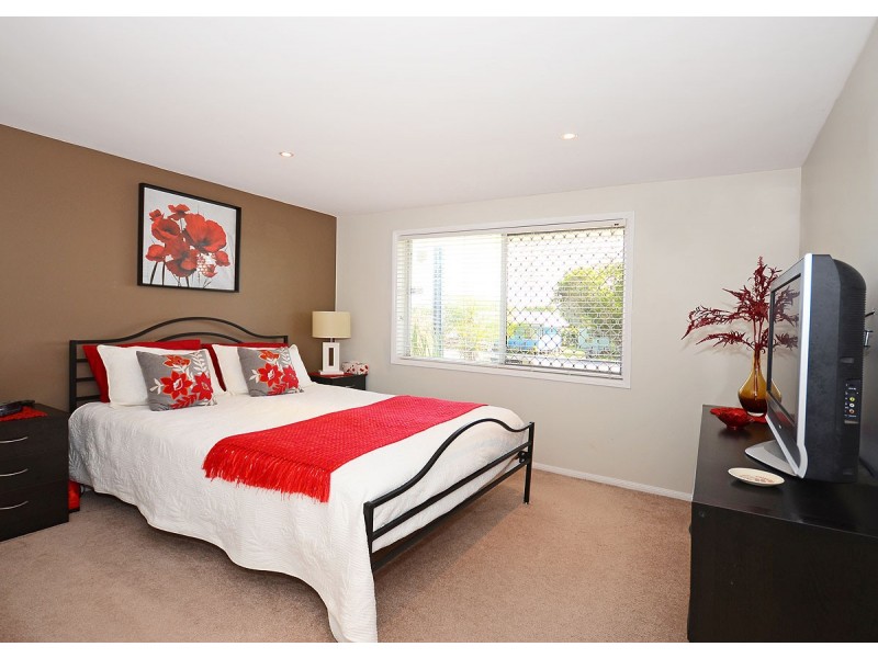 43 Totness Street, Torquay QLD 4655