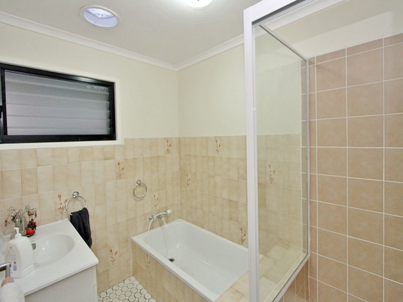 19 Richard Street, Urangan QLD 4655