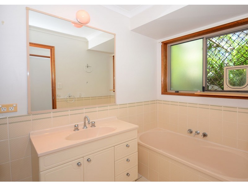37 Thornbill Drive, Eli Waters QLD 4655