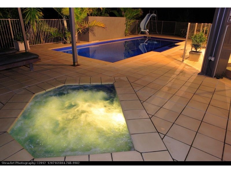 5 Mexican Court, Urangan QLD 4655