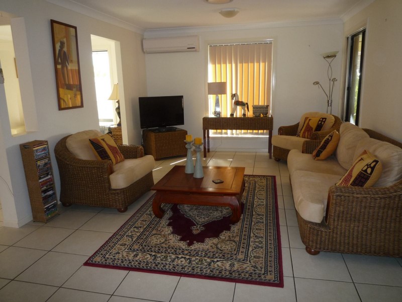 3 Kestrel Court, Eli Waters QLD 4655