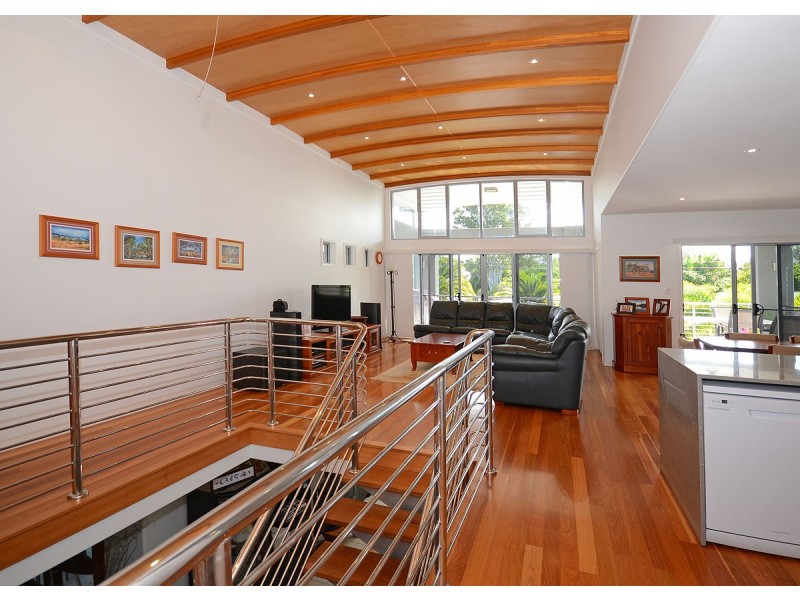 235 Cypress Street, Urangan QLD 4655