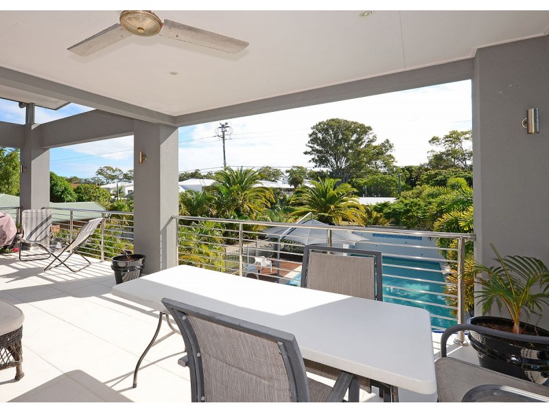 235 Cypress Street, Urangan QLD 4655